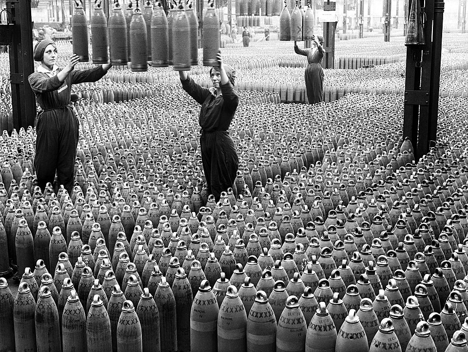 Women working in a munitions filling factory in 1917